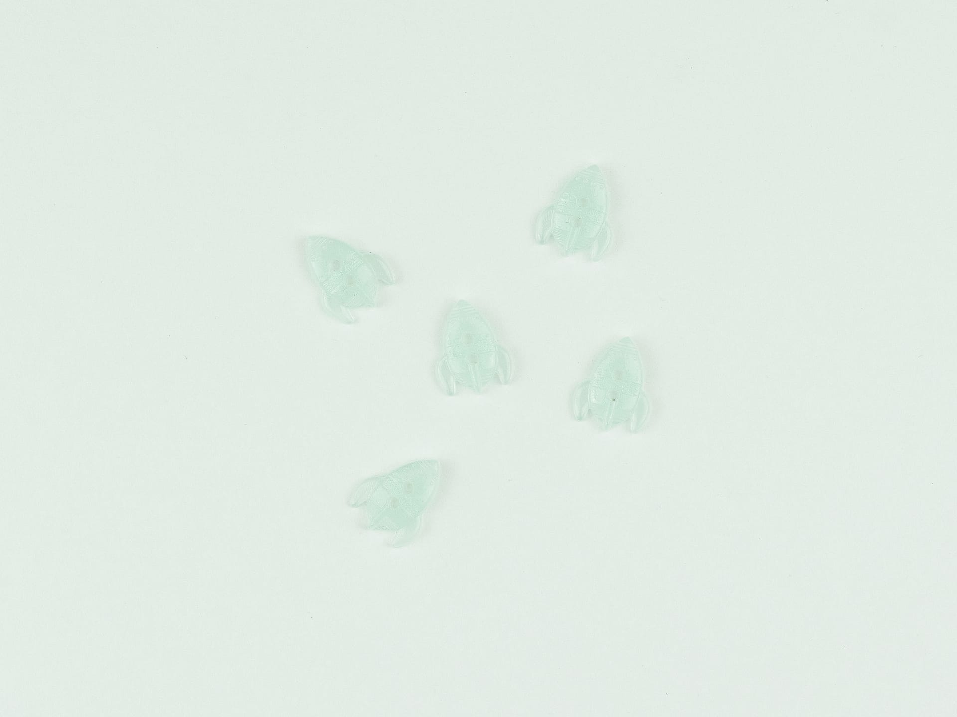 Glow in the dark rocket buttons 18mm